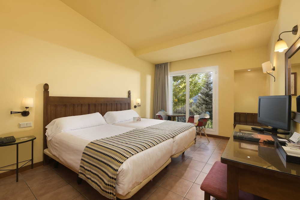 Double Room, Mountain View (1 adult + 2 children)