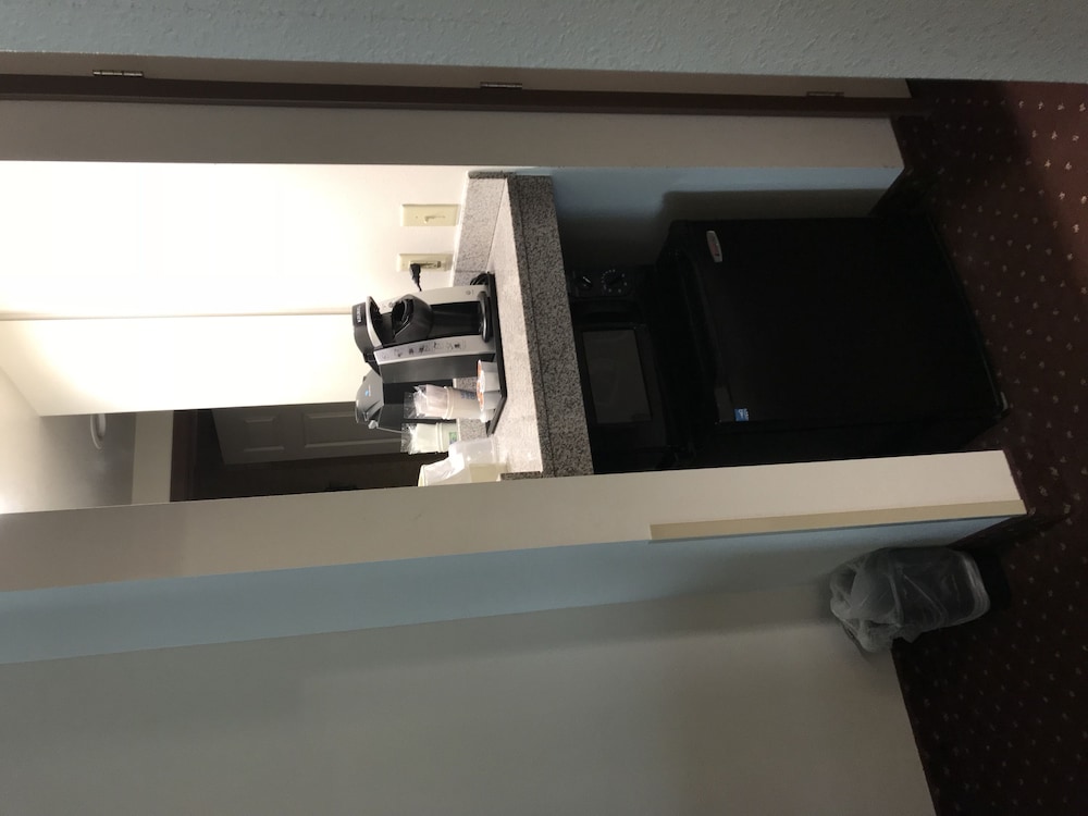 Suite, 1 King Bed - Photo 5