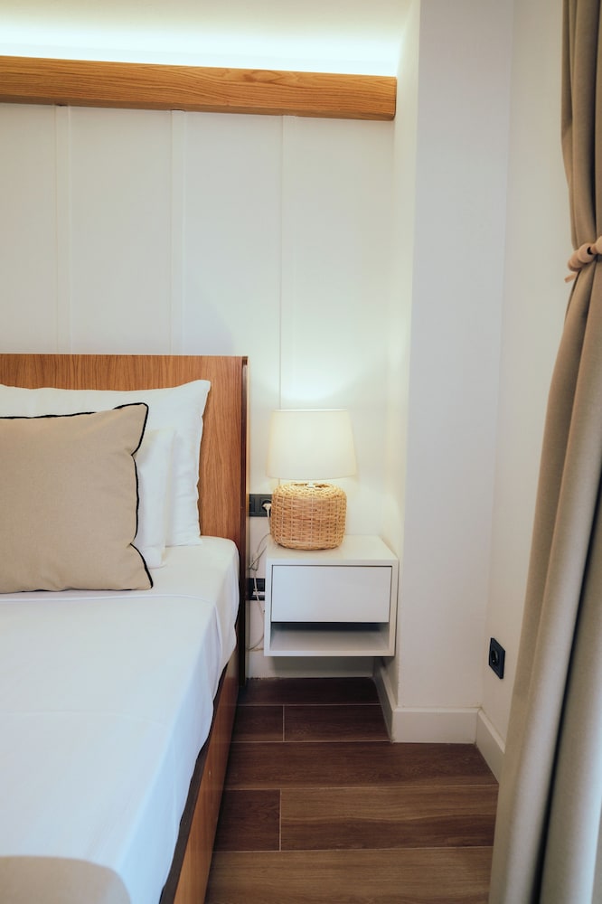 Standard Double Room - Photo 7