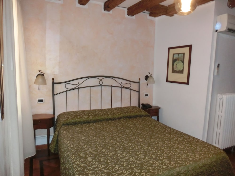 Classic Double Room photo 1