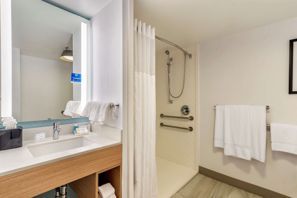 Room, Accessible - Photo 7
