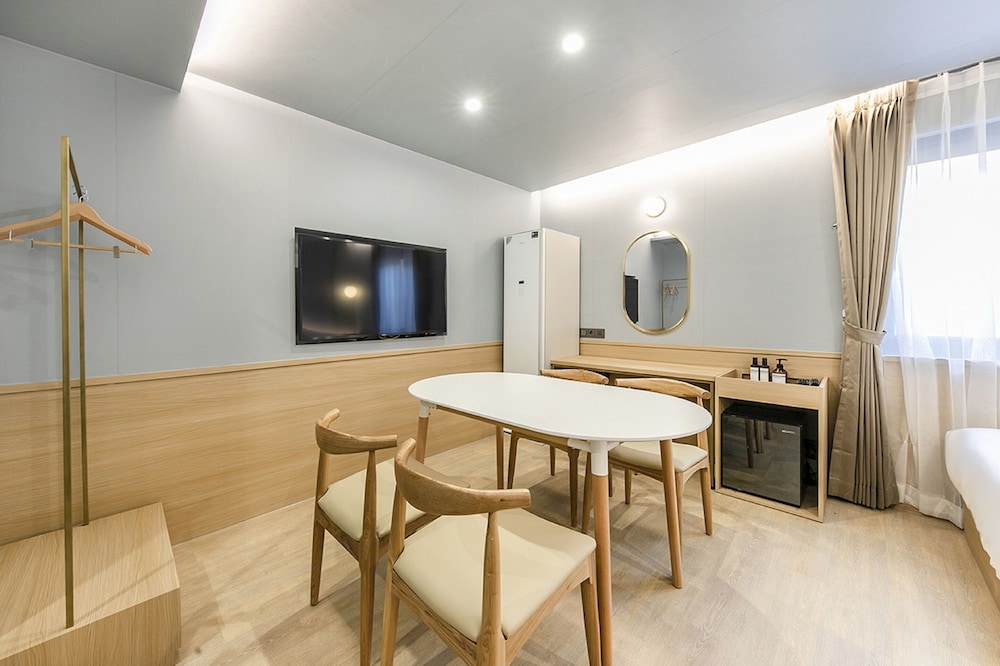 VIP Twin Room - Photo 7