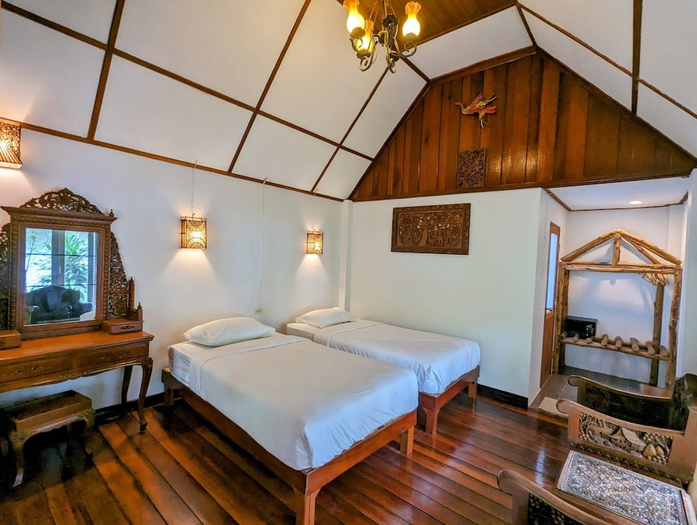 Deluxe Twin Room - Photo 9