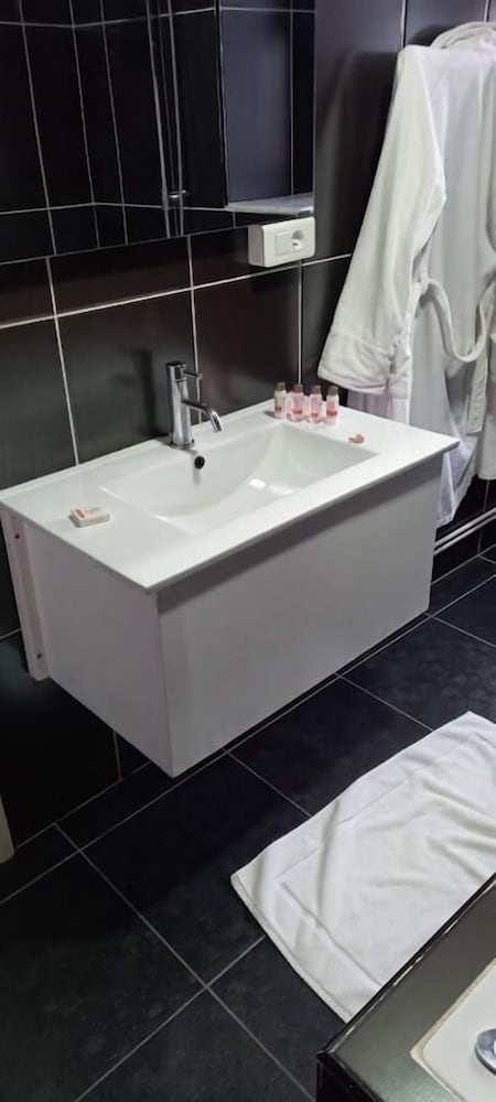 Standard Quadruple Room photo 3
