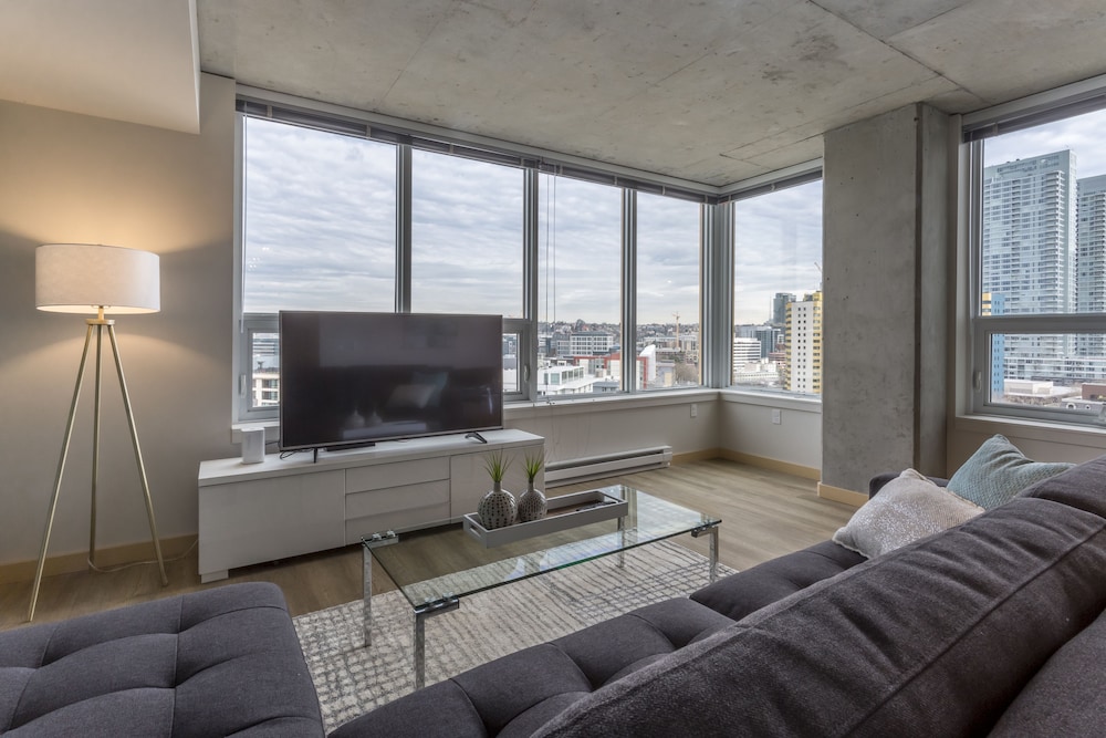 Business Condo, 1 Bedroom, Kitchen, Lake View (4th Ave and Denny Way)