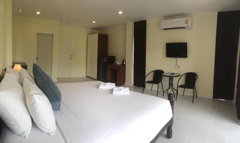 Standard Room photo 2
