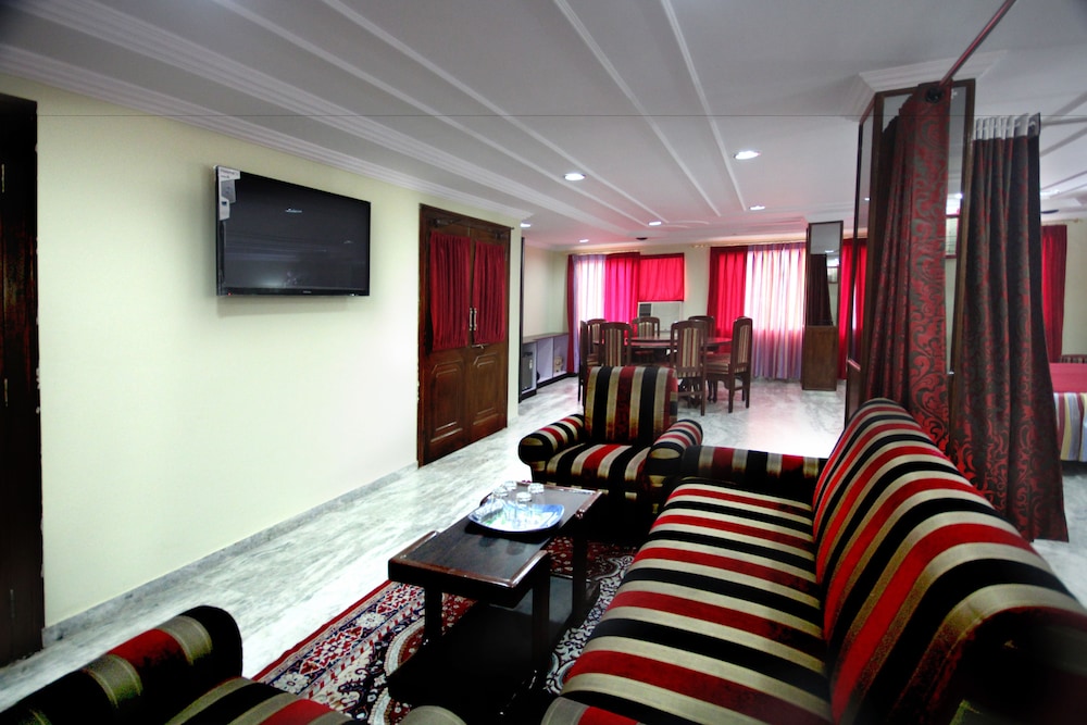 Royal Family Suite - Photo 4