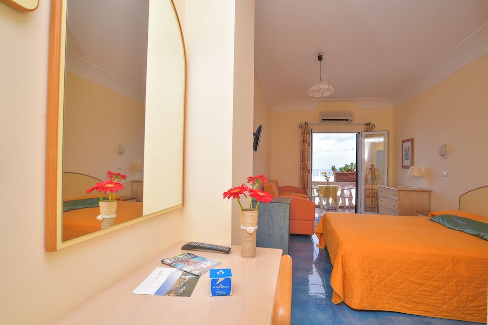 Classic Double or Twin Room photo 2
