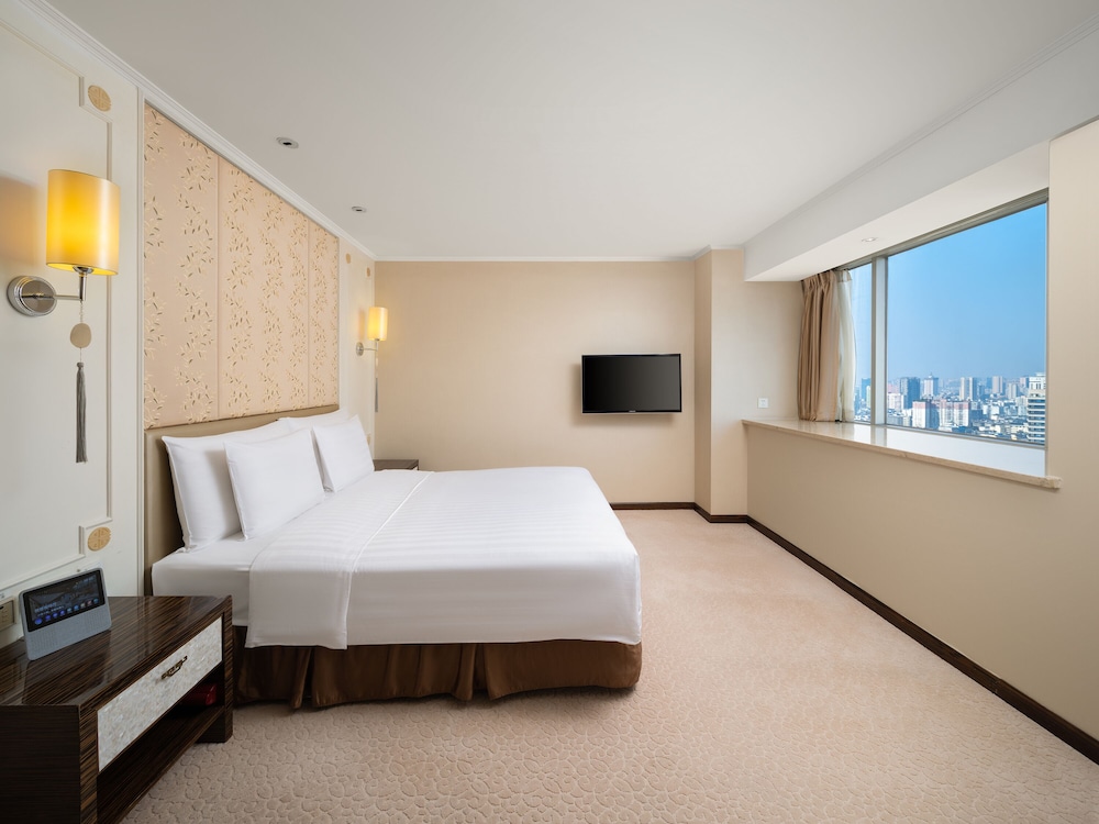 Dorsett Suite
