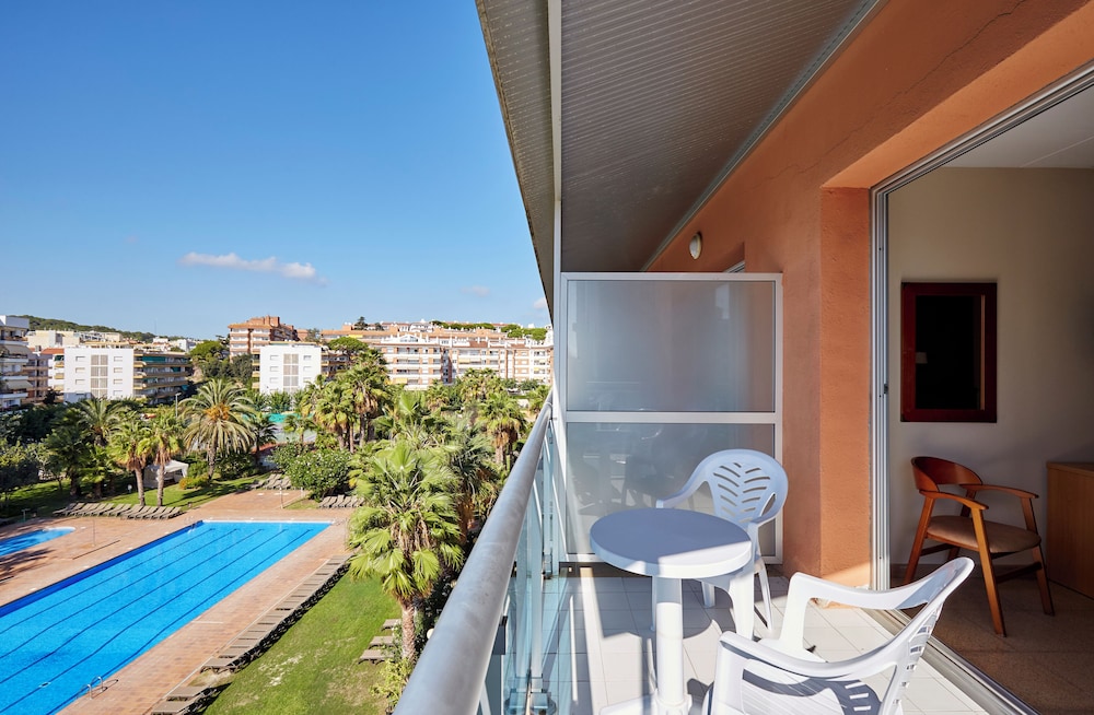 Economy Double Room Single Use, Balcony, Partial Ocean View photo 3