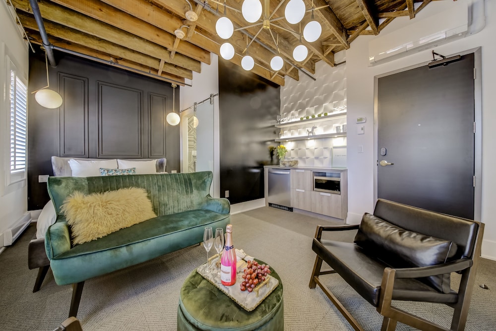 Prince of Wales Queen Suite