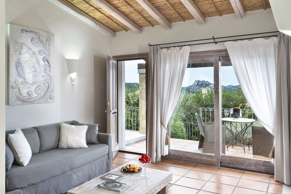 Deluxe Suite, Sea View photo 3