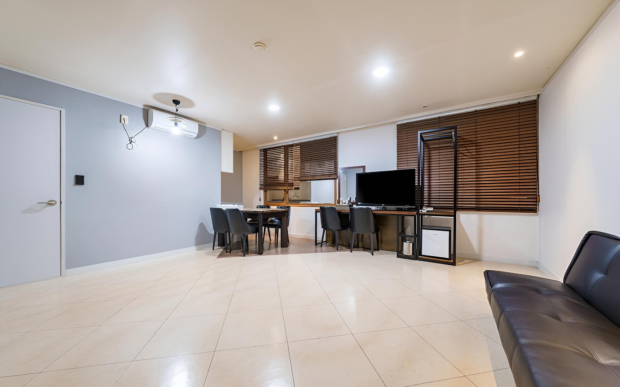 Room (Family Suite Ondol (Pension type for ) - Photo 2