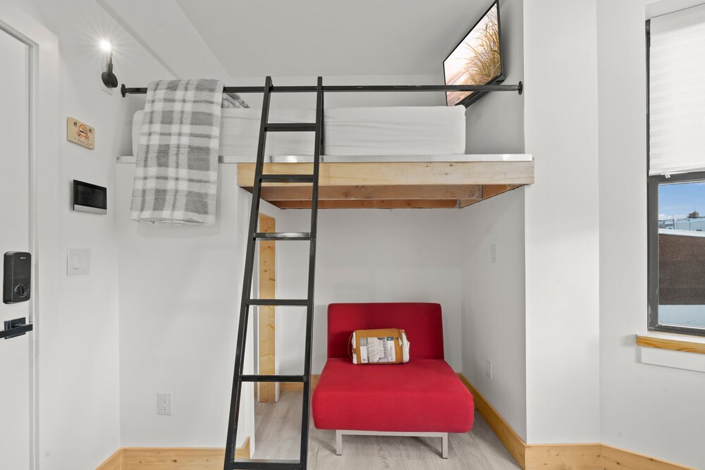 Club Studio, Multiple Beds, Non Smoking, City View