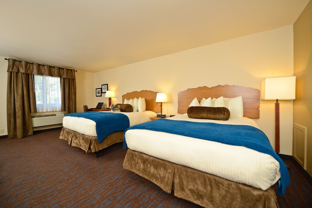 Room, 2 Queen Beds, Courtyard Area - Photo 2