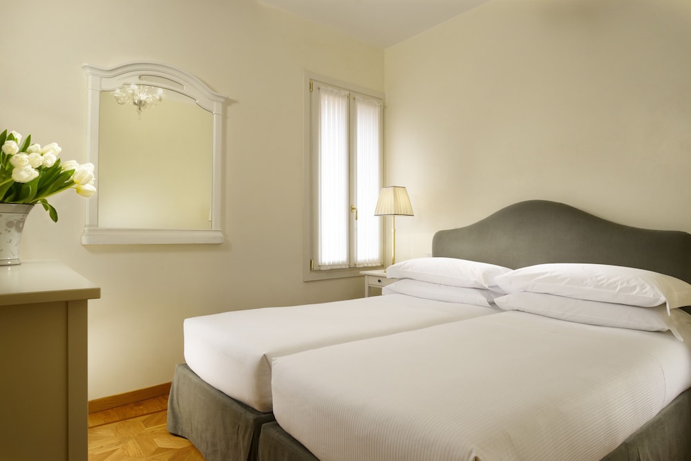 Deluxe Apartment, 2 Bedrooms, Kitchen, Annex Building photo 1