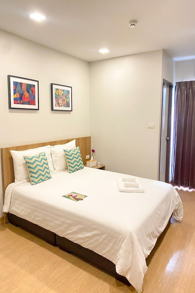 Standard Double Room, 1 Queen Bed, Terrace, City View photo 1