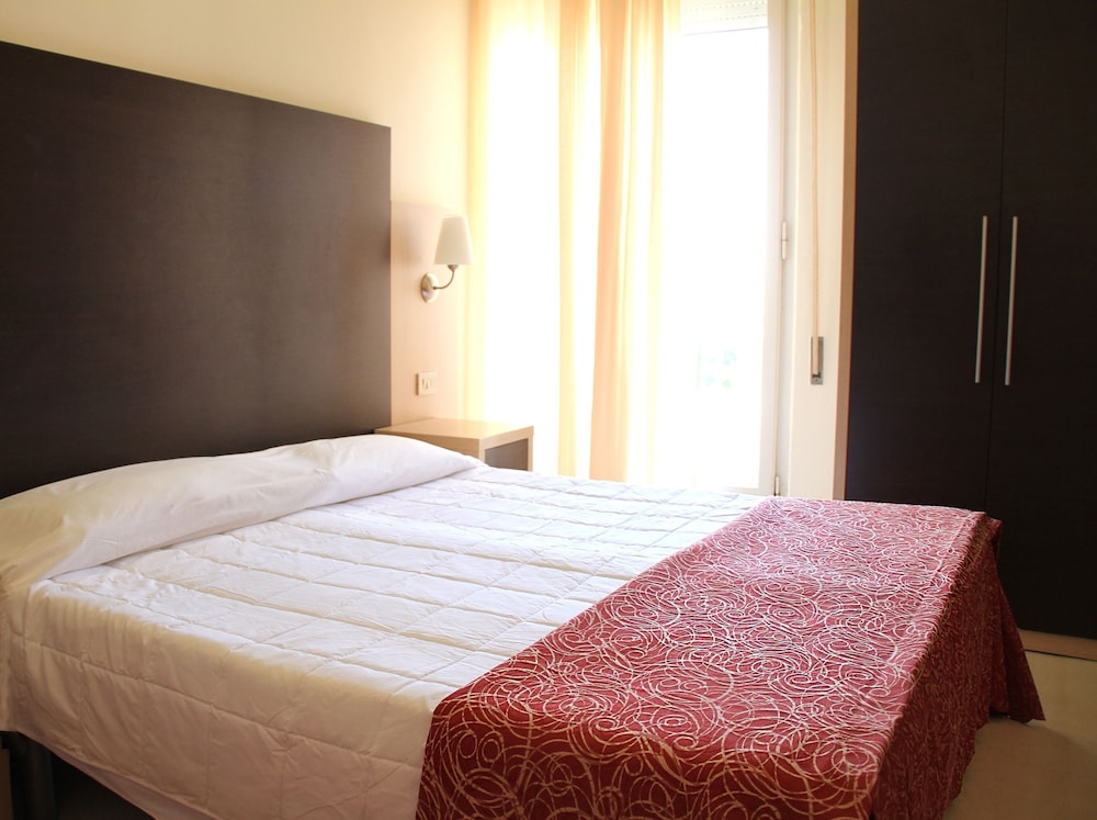 Double Room - Photo 6