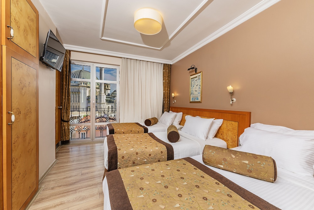 QUADRUPLE ROOM photo 1