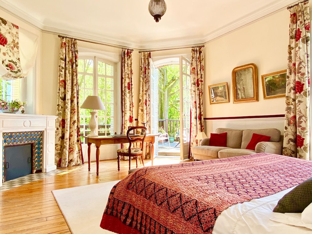 Superior Double Room, Ensuite, Park View (Chambre Lakmé) photo 1