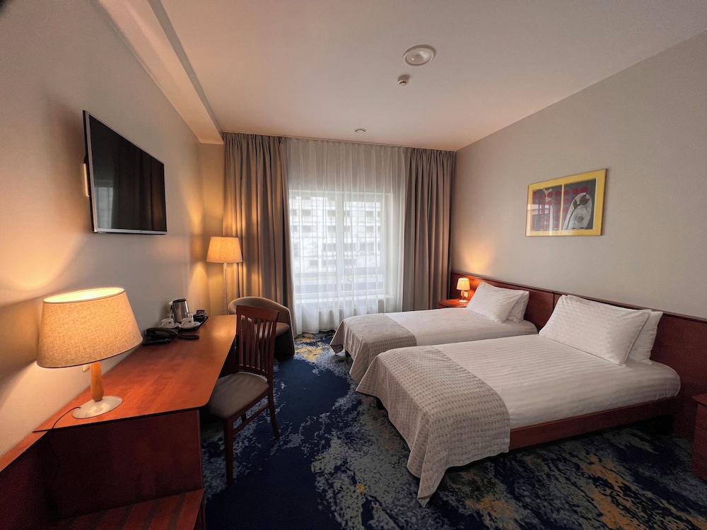 Standard Twin Room, 2 Twin Beds, Non Smoking, City View photo 2