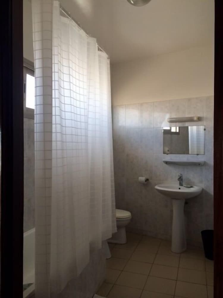 Double Room - Photo 9