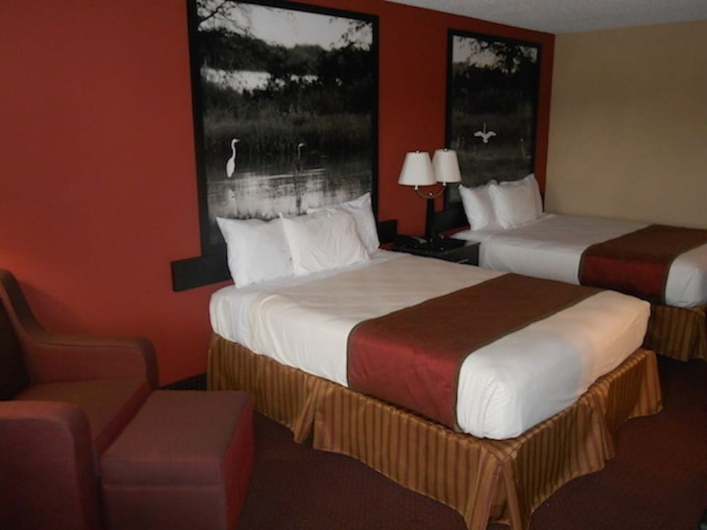 Standard Room, 2 Queen Beds - Photo 1