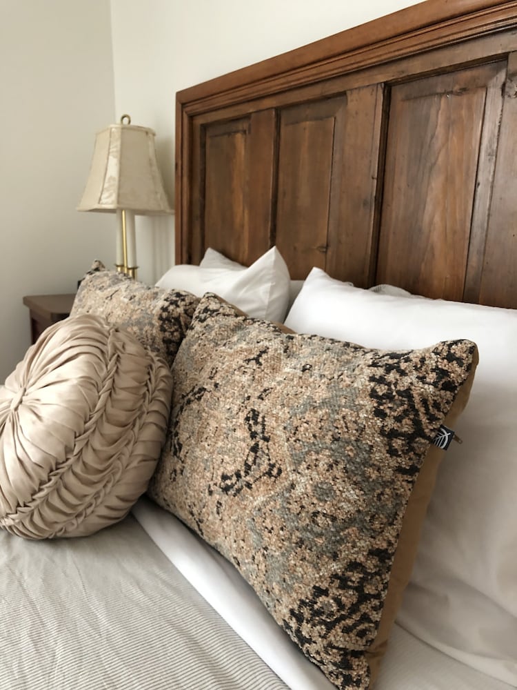 Junior Suite, 1 Queen Bed with Sofa bed