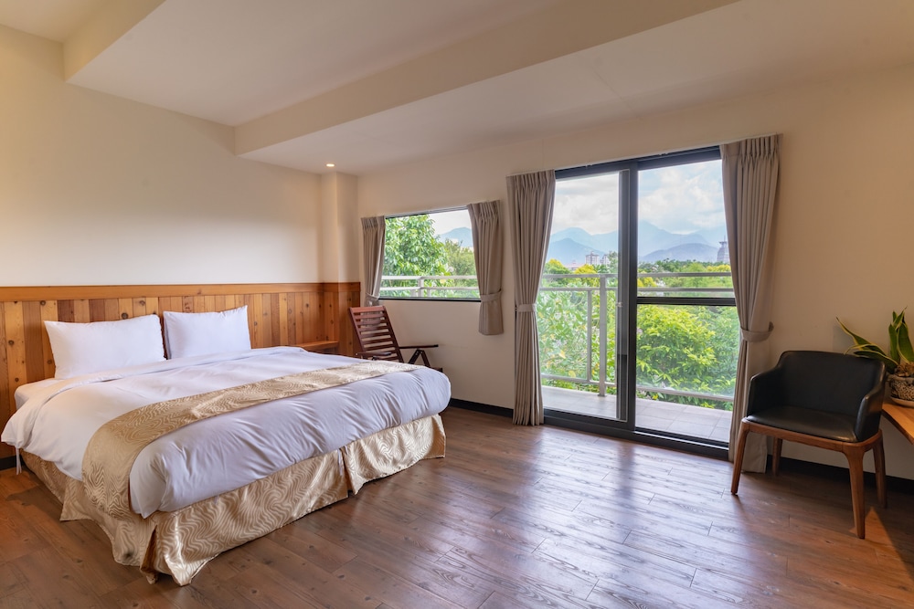 Deluxe Double Room, 1 Bedroom, Garden View photo 1