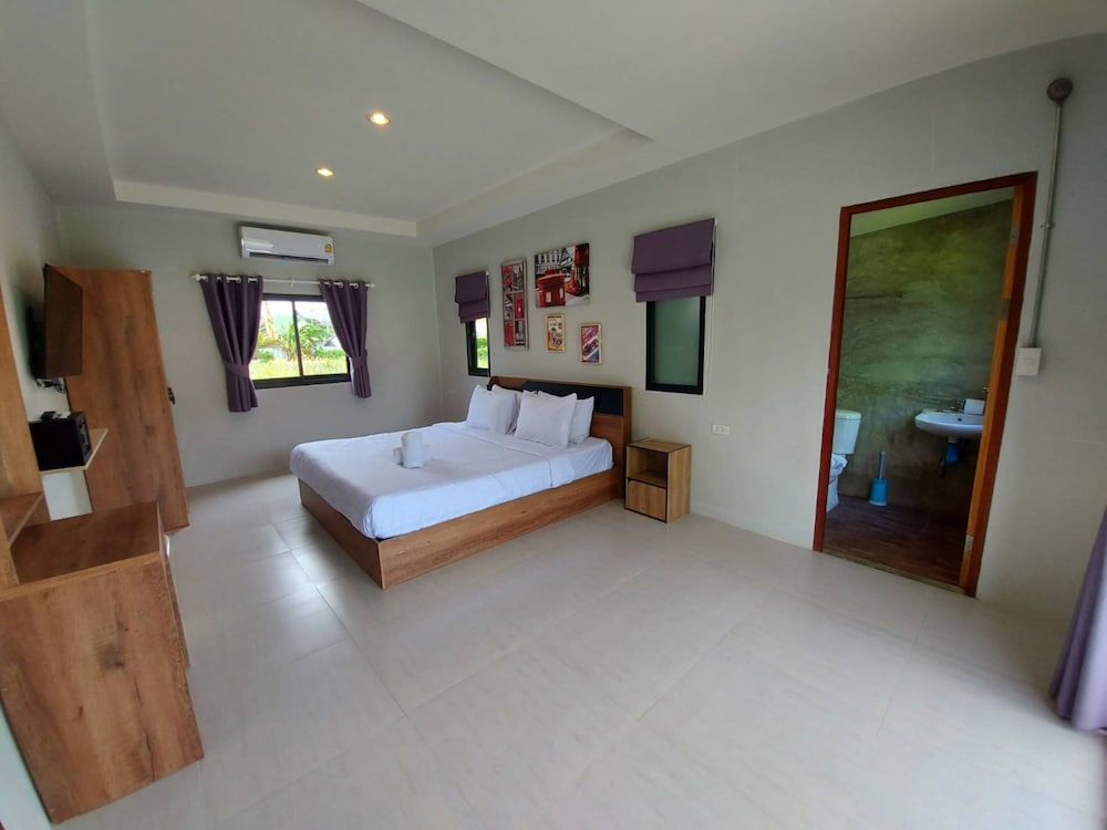 2 Bedroom House - Photo 20