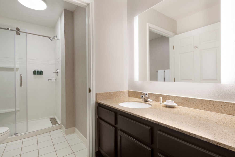 Suite, 1 Bedroom - Photo 10