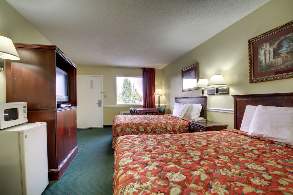 Standard Room, 2 Queen Beds, Non Smoking photo 1