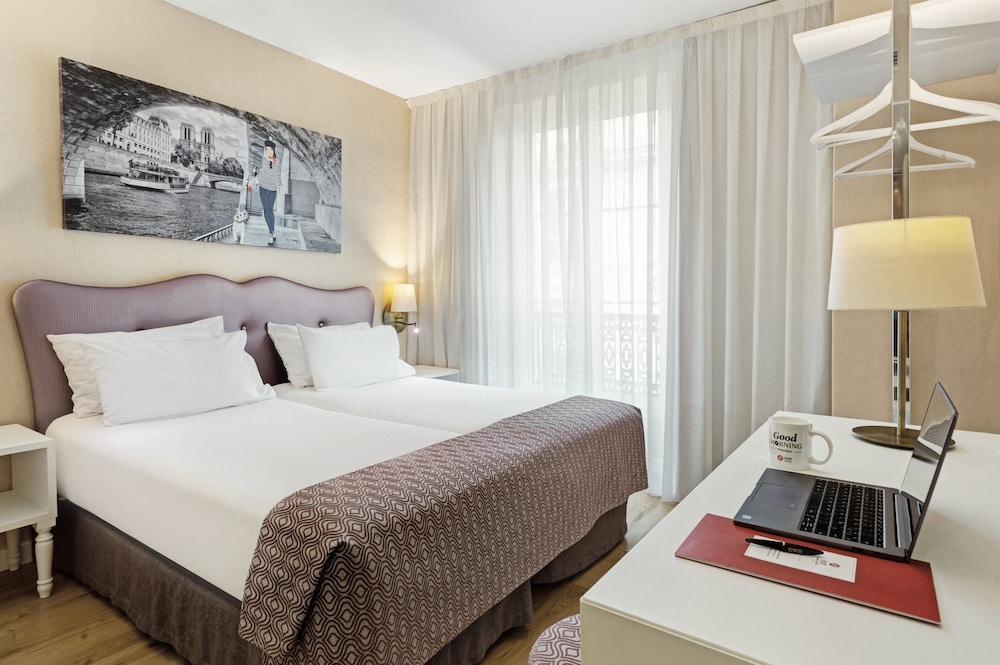Double or Twin Room thumbnail 5