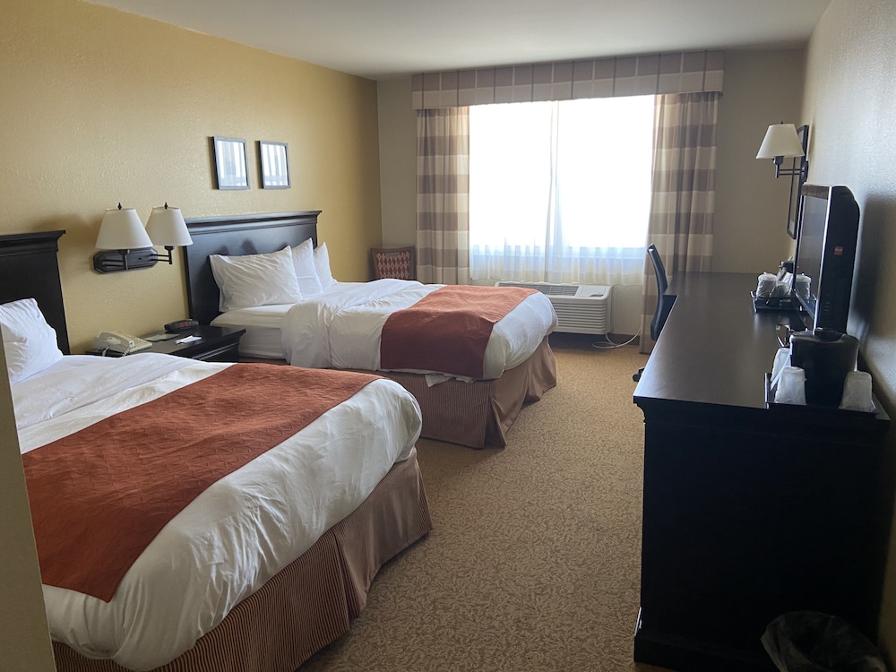 Room, 2 Queen Beds, Non Smoking - Photo 2