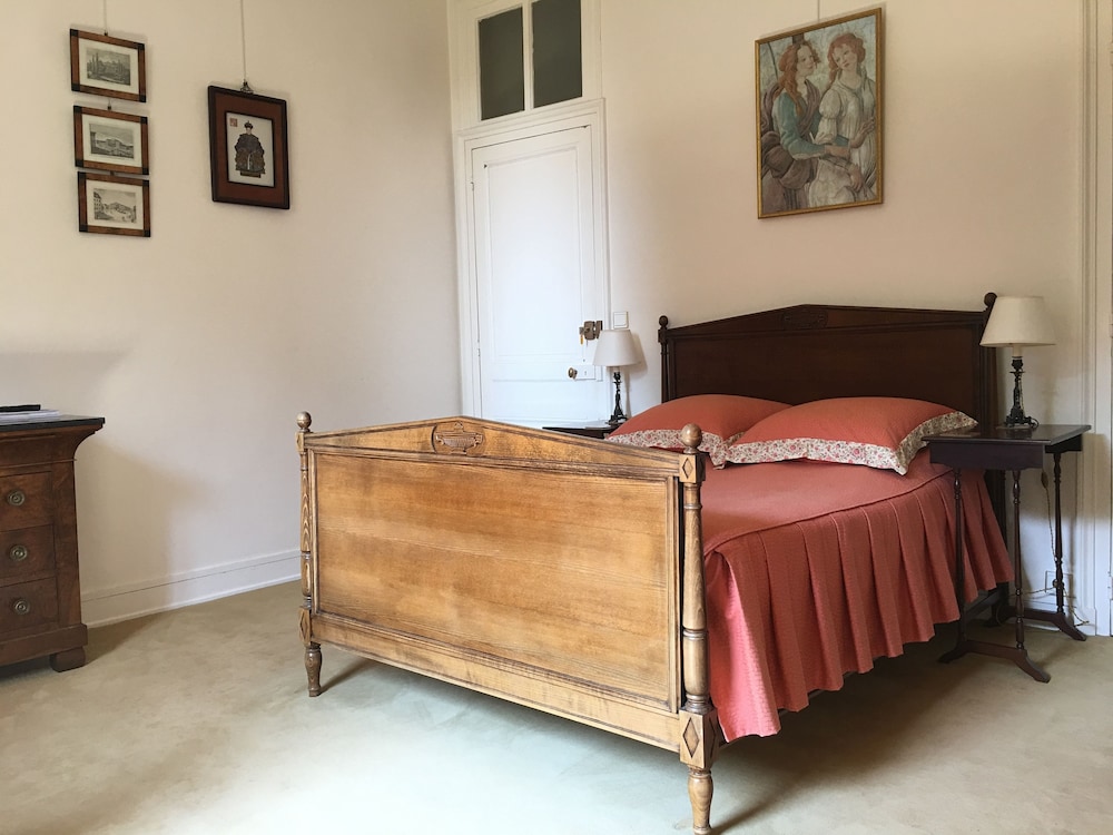 Directory Family Room With Teenager Bed photo 1