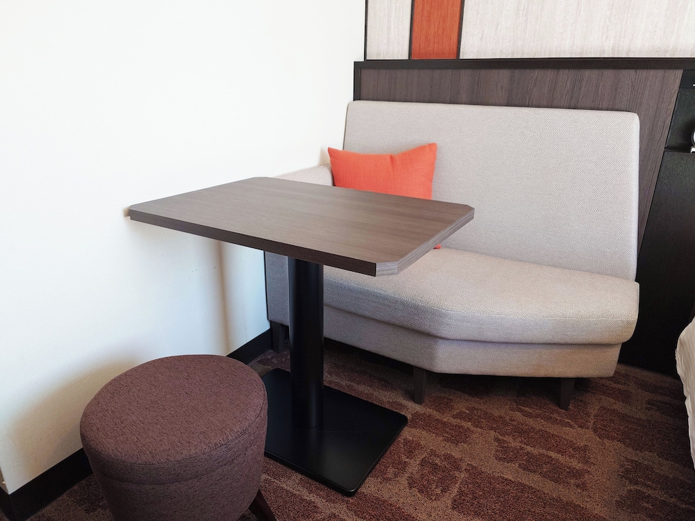 High Floor Economy Double Room City View, Non Smoking - Photo 2
