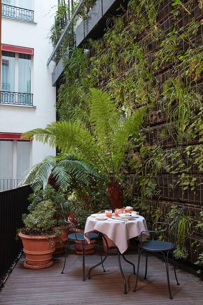 Junior Suite, city view or courtyard view photo 2