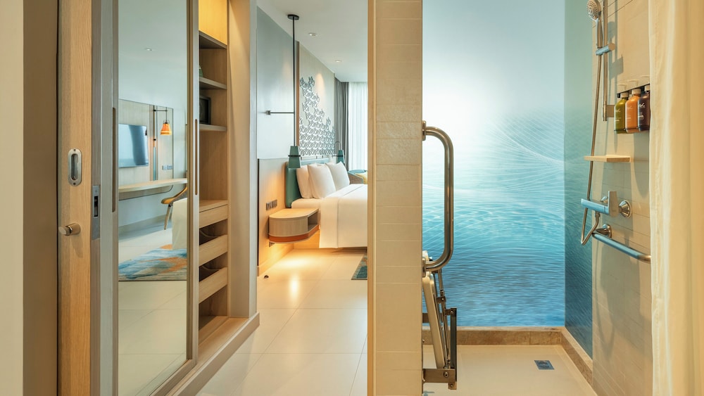 Room, 1 King Bed, Accessible (Bay Tower)