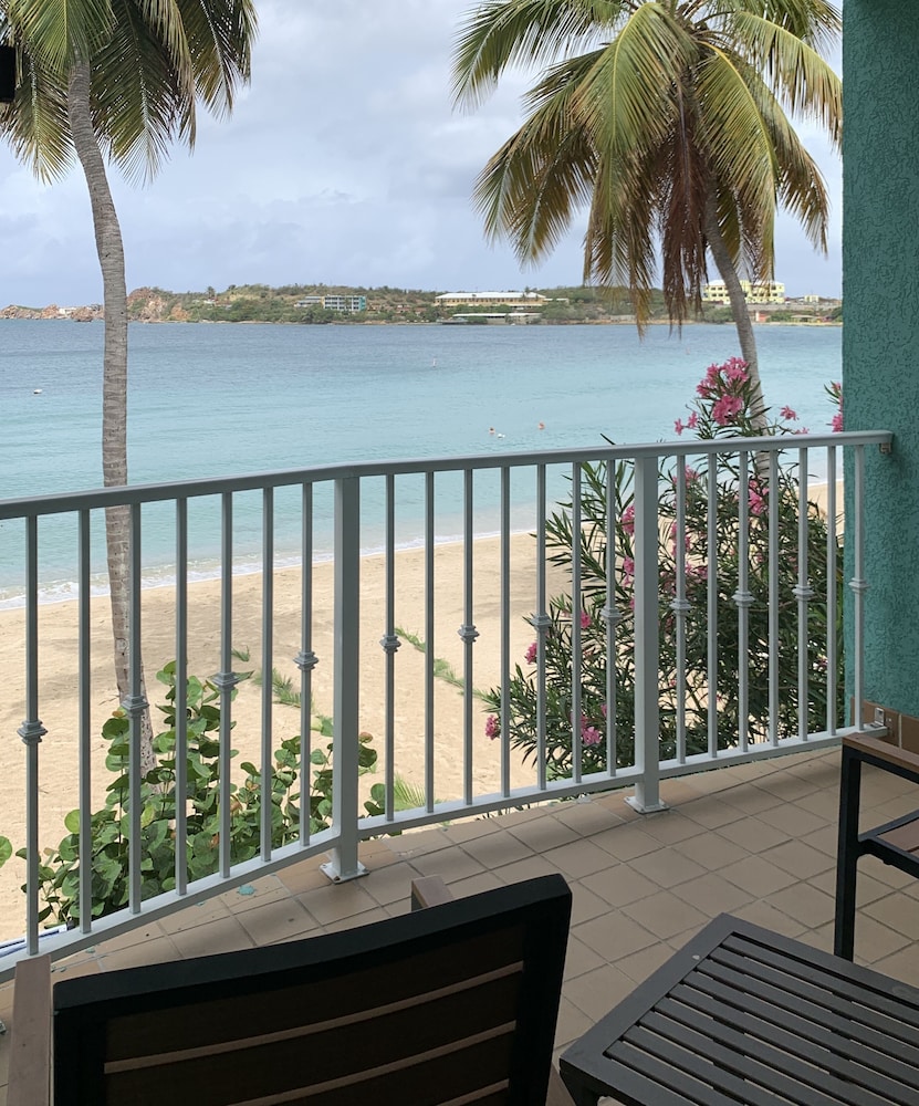 Beachfront Premium Double Bed Room - Photo 3