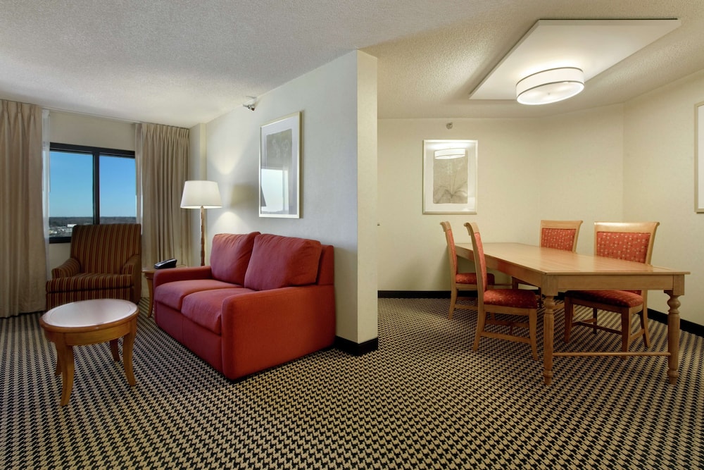 One Bedroom Conference Suite, One King Bed photo 1