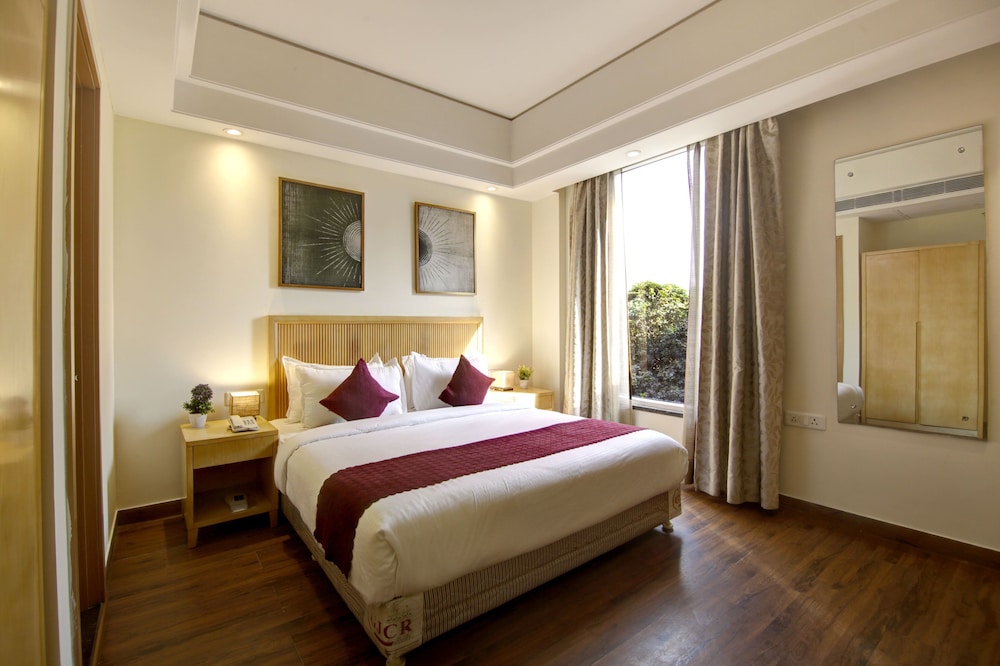Suite with City View - Photo 6
