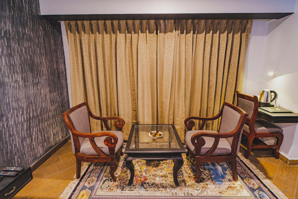 Deluxe Room - Photo 6