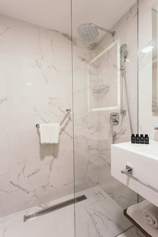 Superior Room - Photo 7