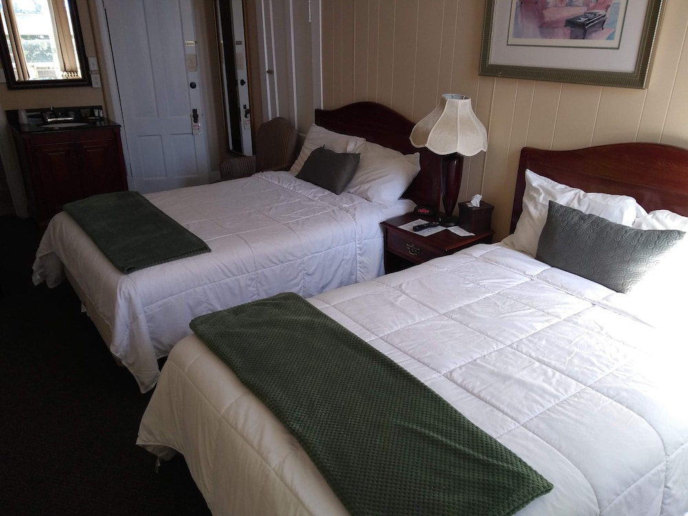 Standard Room, 2 Double Beds photo 2