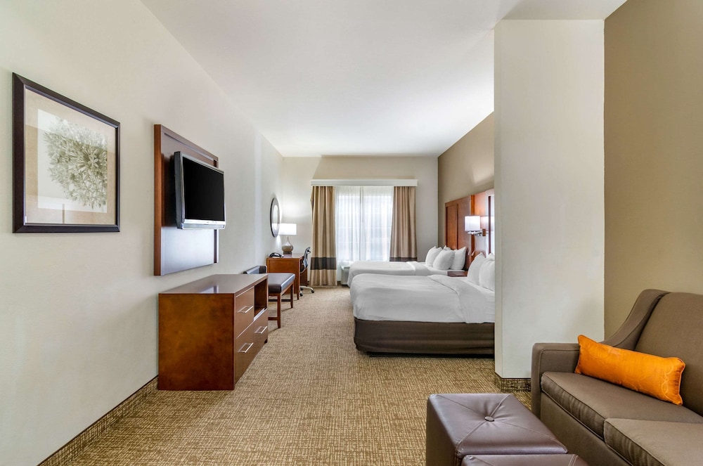 Suite, 2 Queen Beds, Non Smoking - Photo 3
