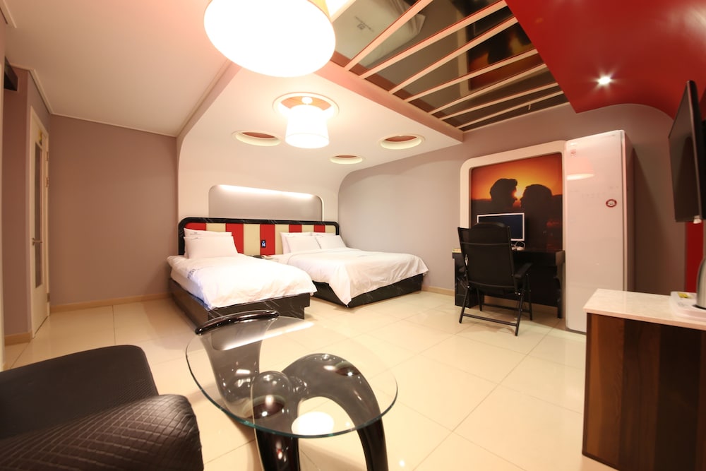 Premier Twin Room (Incl. Styler)