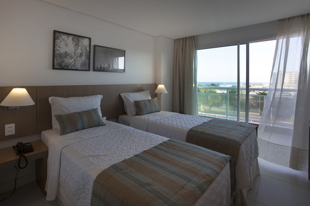 Superior Room, City View (Lateral) thumbnail 6
