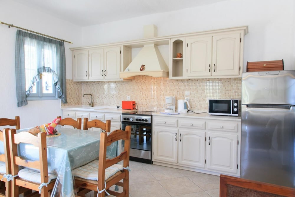 Villa photo 2