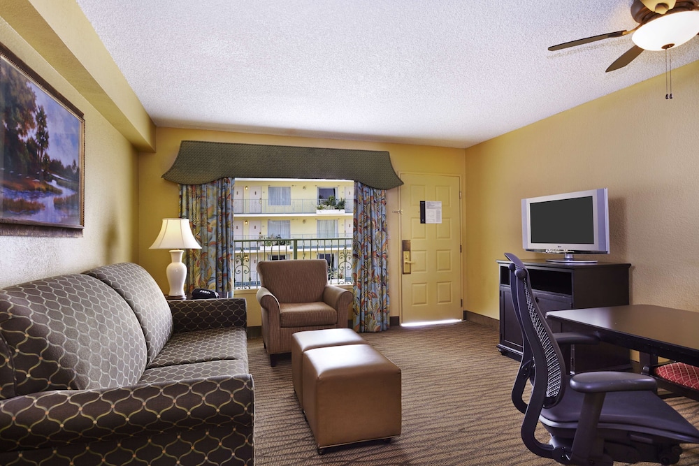 Suite, Non Smoking - Photo 5