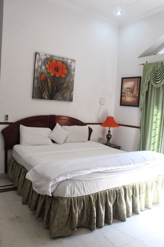 Family Suite, 1 Bedroom, Garden View, Garden Area photo 1
